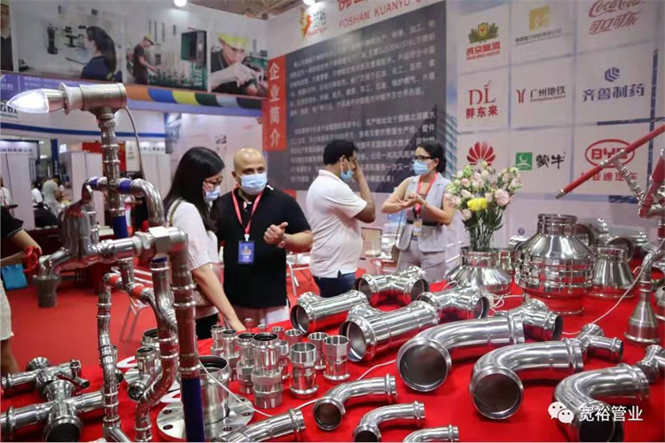 齊全的展會(huì)樣品，專業(yè)產(chǎn)品講解，得到了國內(nèi)外客戶的一致贊譽(yù)